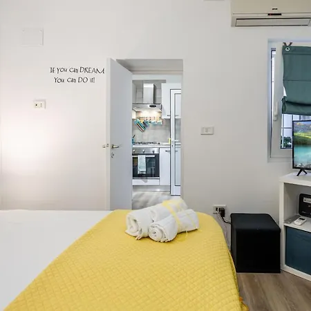 Yhellow Smart Apt With Netflix & Alexa Appartamento Bari